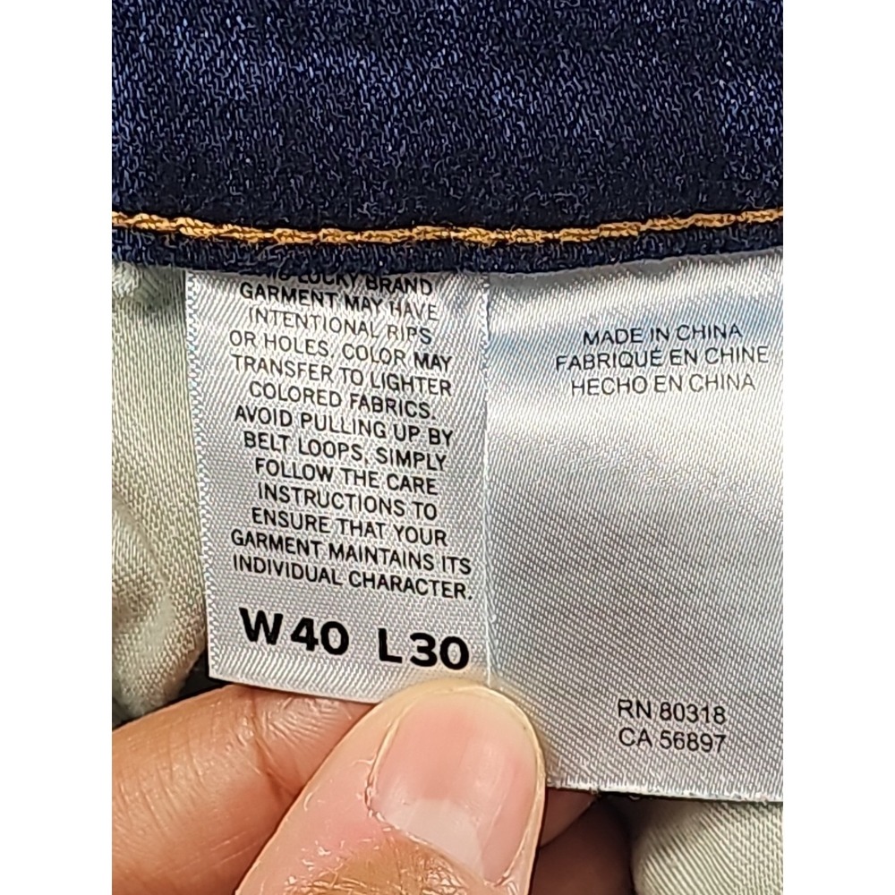 Lucky Brand 411 Athletic Taper Jeans Mens 40x30 Blue Distressed Advanced Stretch - Picture 5 of 16